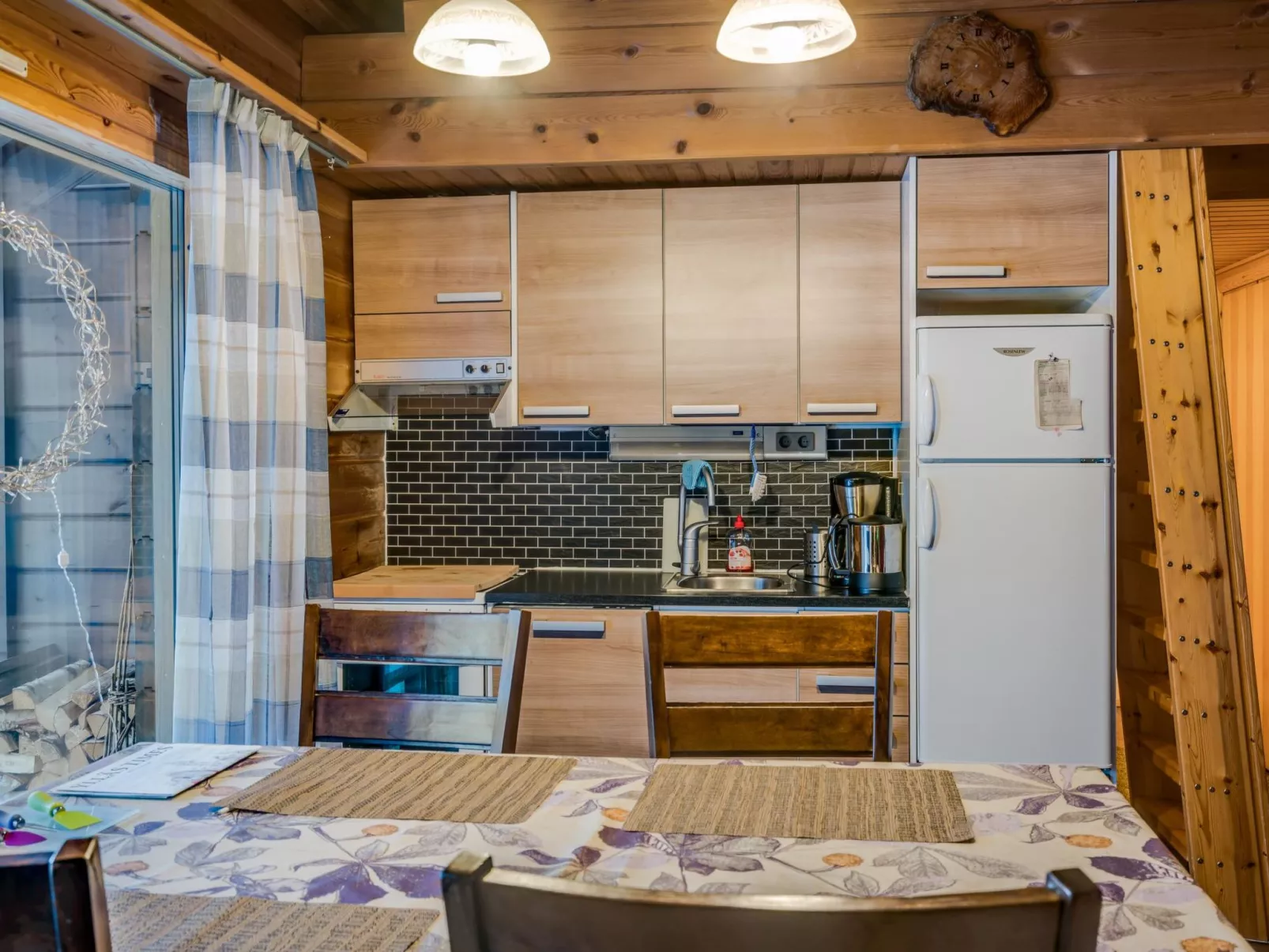 Neljä vuodenaikaa a1/karpalo-Drinnen