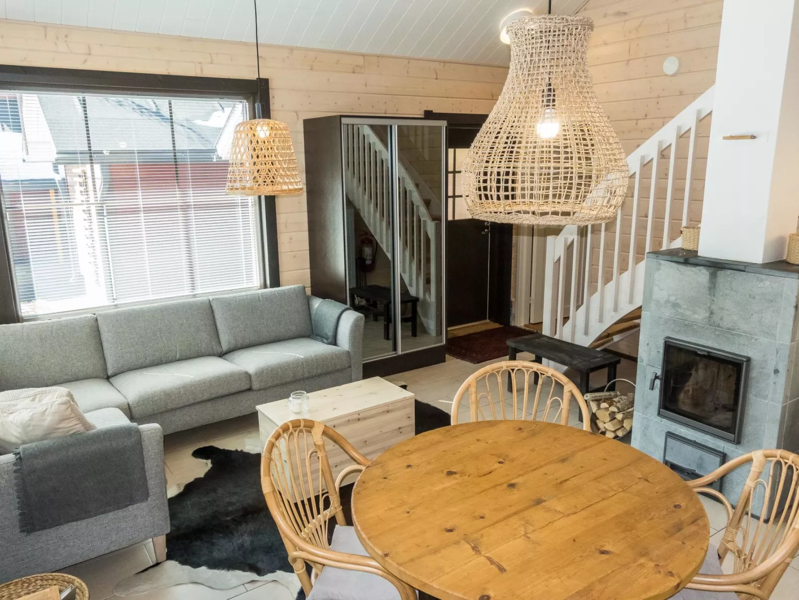 Sointuilevi j 38-Inside