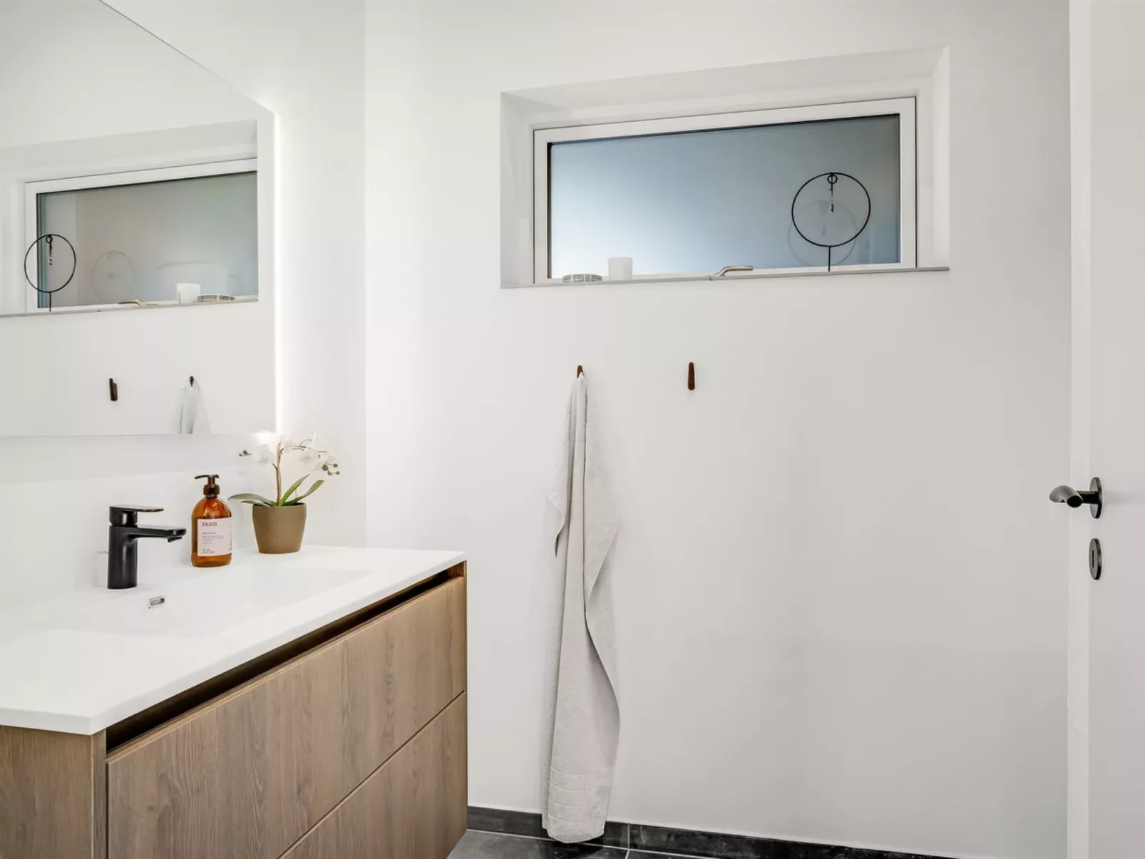 "Ilze" -  from the sea-Drinnen