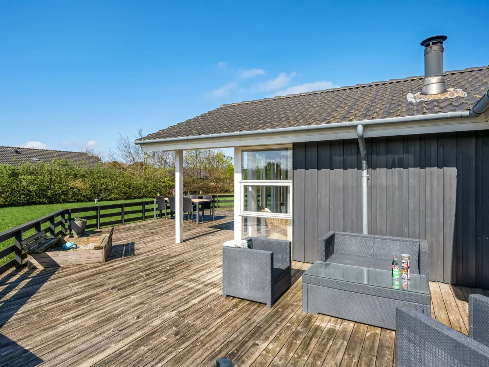 "Asgard" - 800m to the fjord-Outside