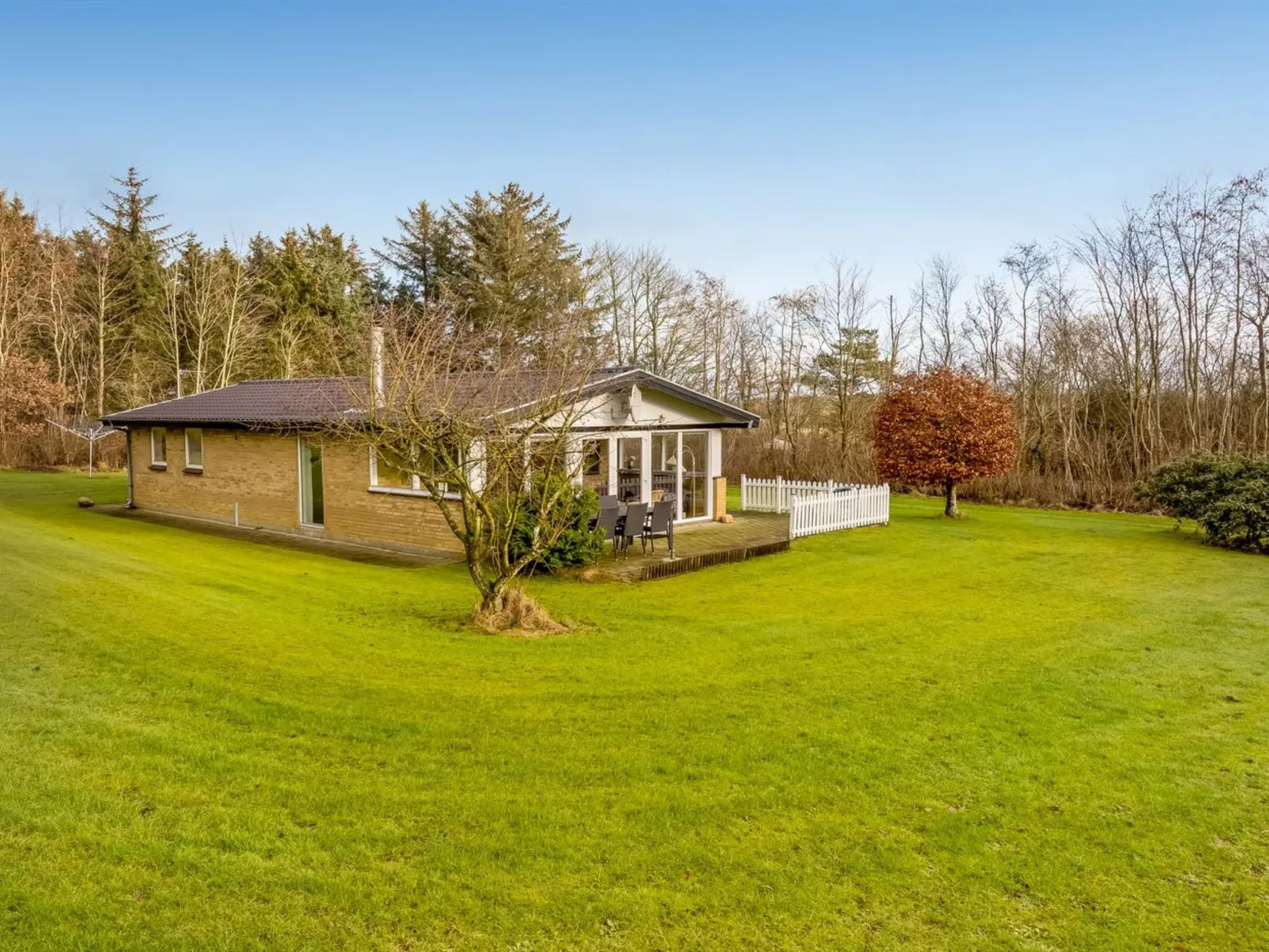 "Marika" - 400m to the fjord-Outside