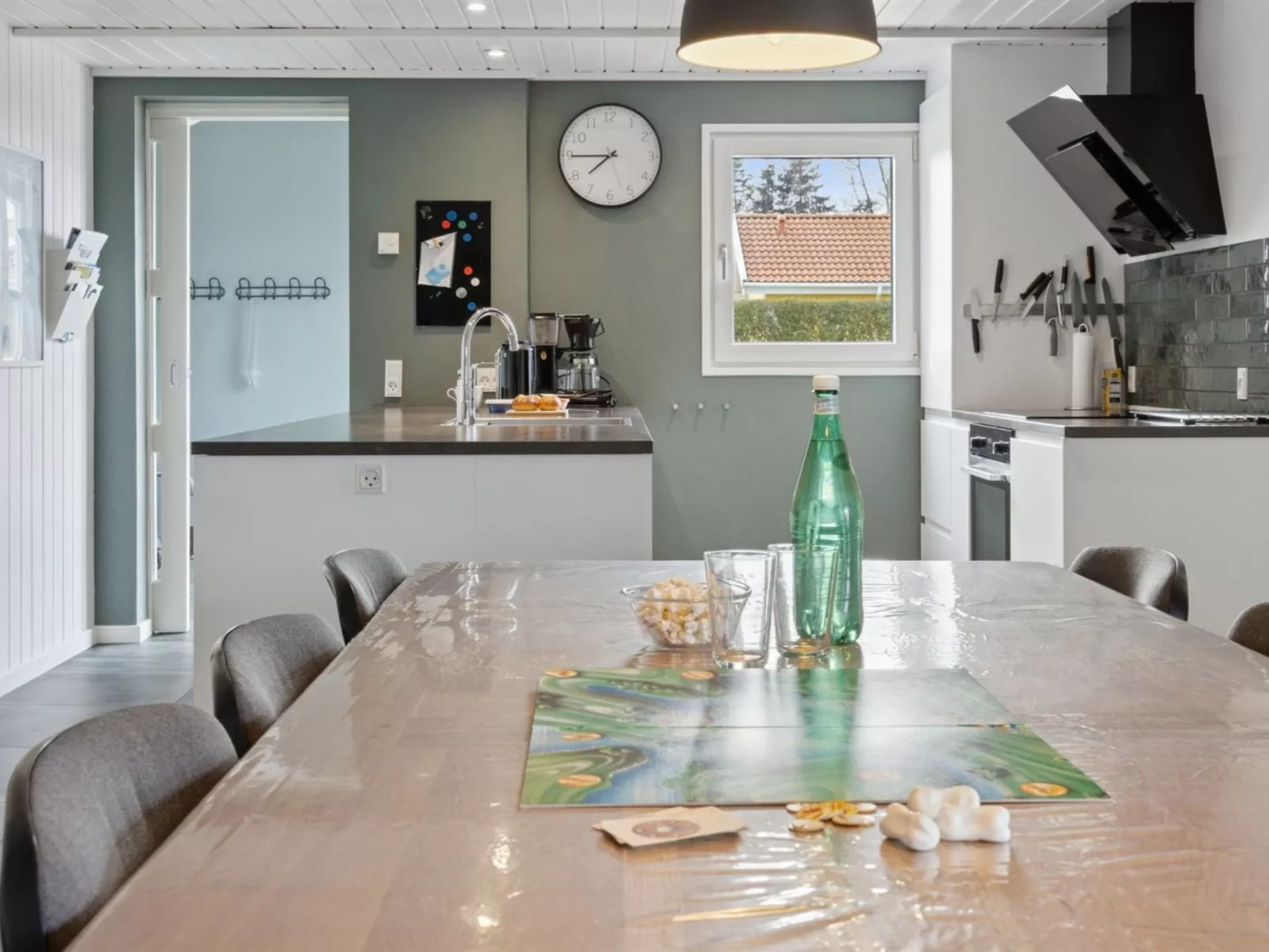 "Akira" - 250m from the sea-Inside