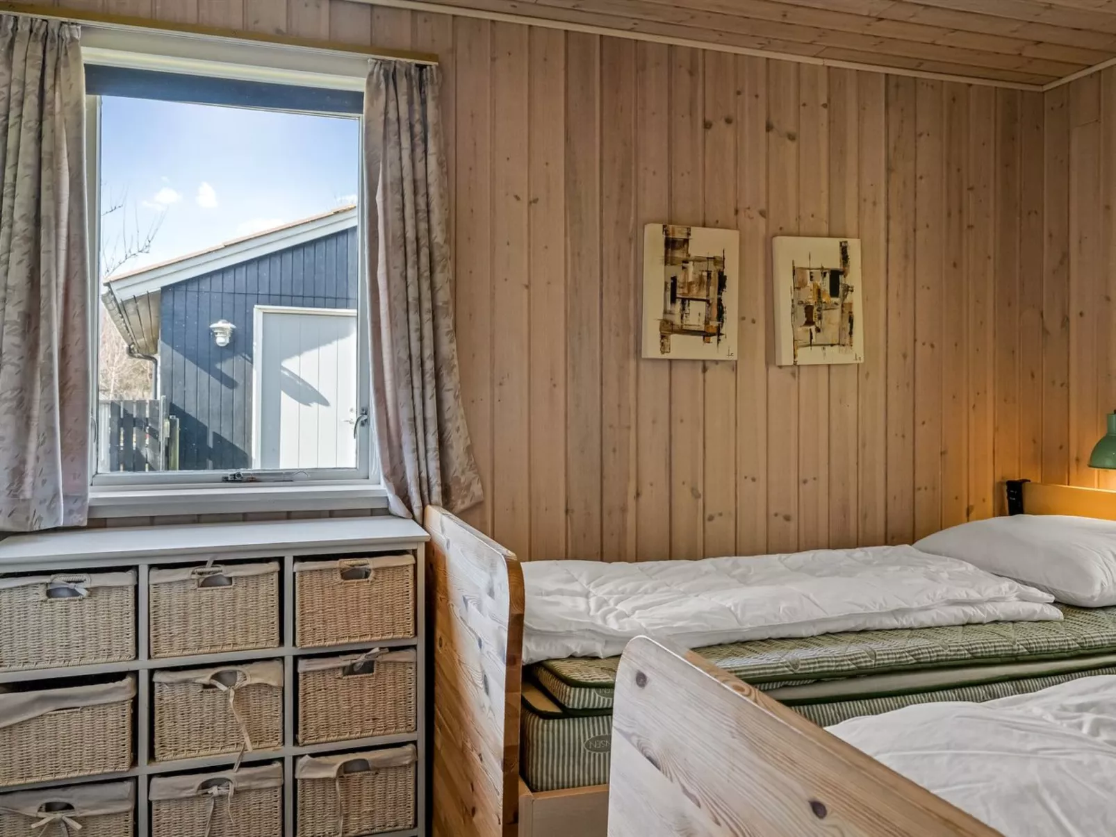 "Randulf" -  from the sea-Dedans