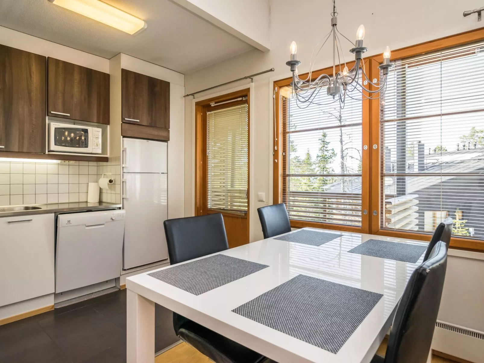 Kesä-iikka c6-Inside