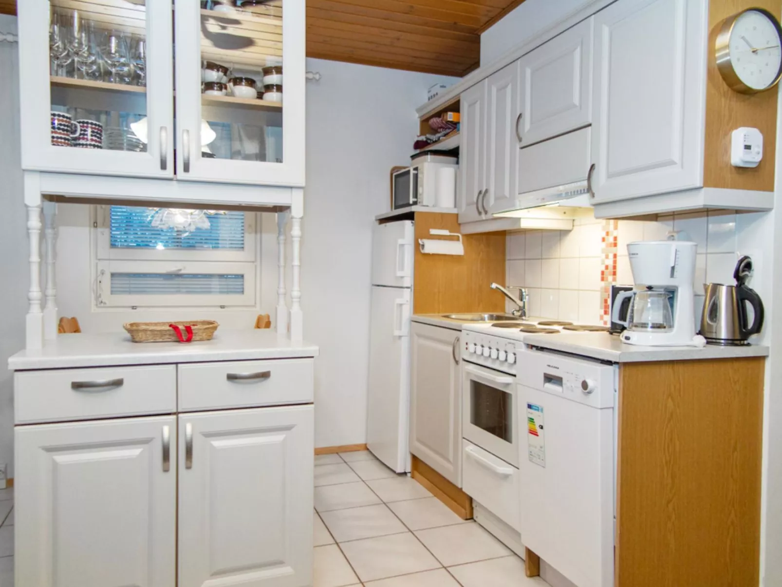 Alppitalo punatähti 7 as 2-Inside