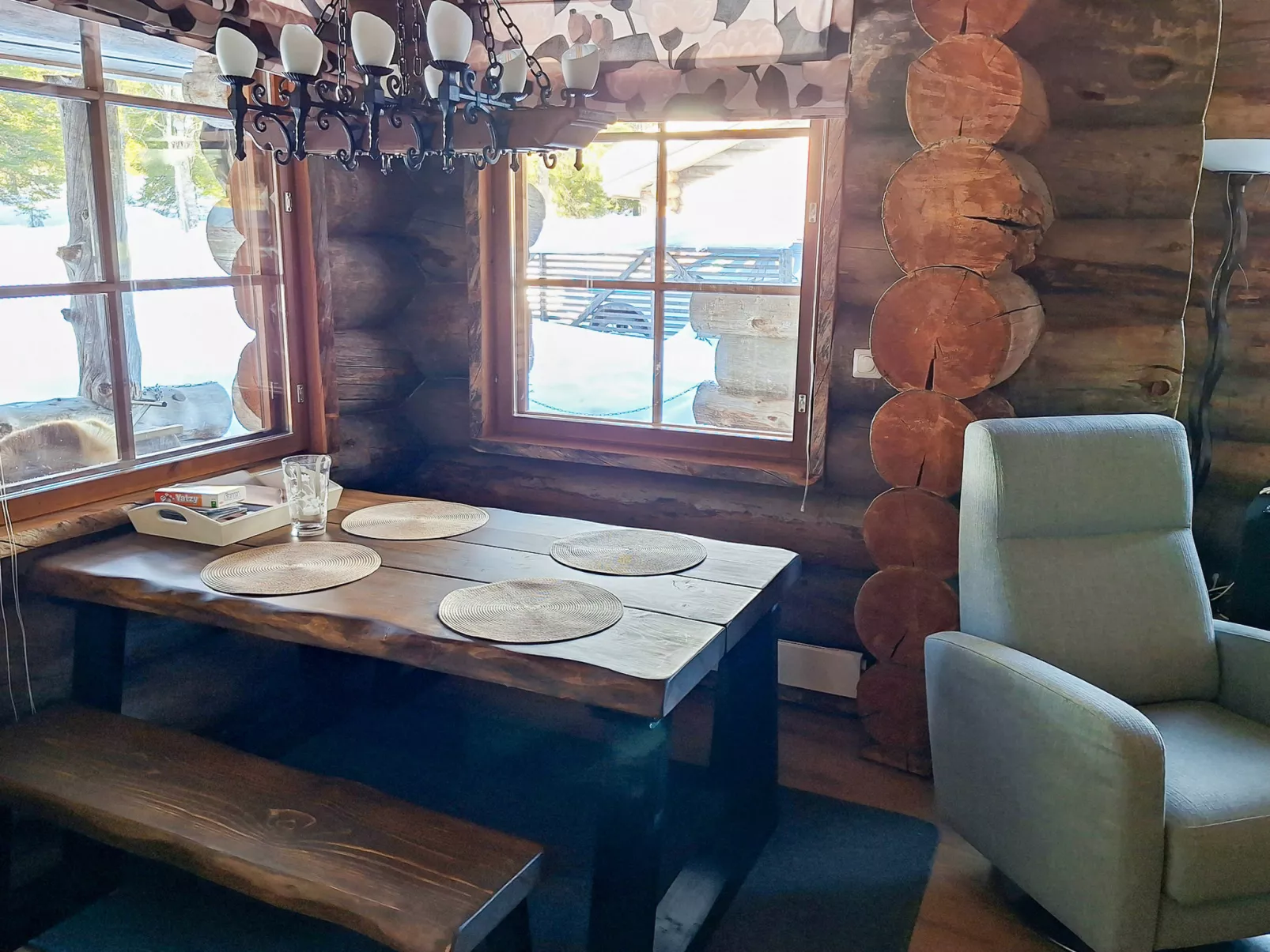 Kulta-vuosseli a-Drinnen