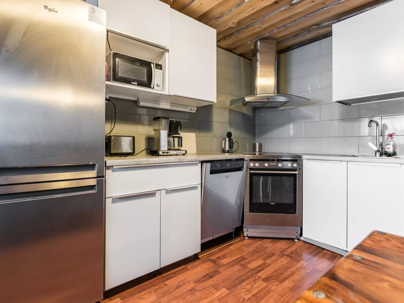 Eräkorven kelotupa-Dedans