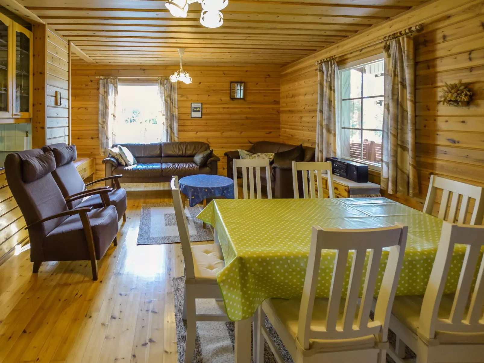 Sieralahden lomakylä, mökki 2-Dedans