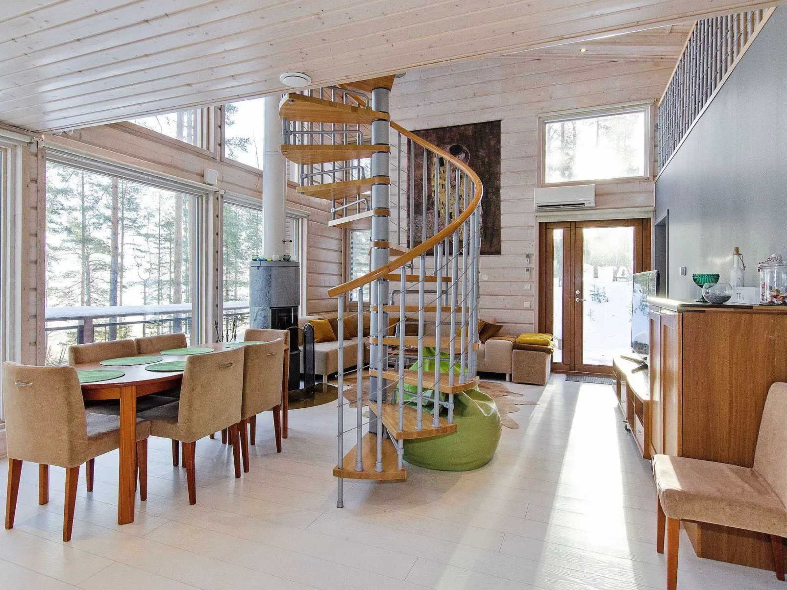 Pielislinna/loma-koli-Dedans