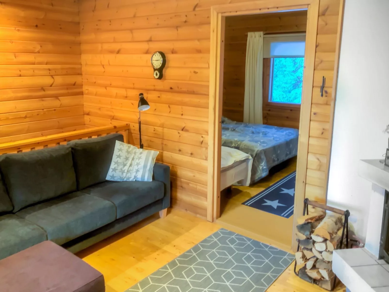 Ruka-ihtinki 4 a 3-Dedans