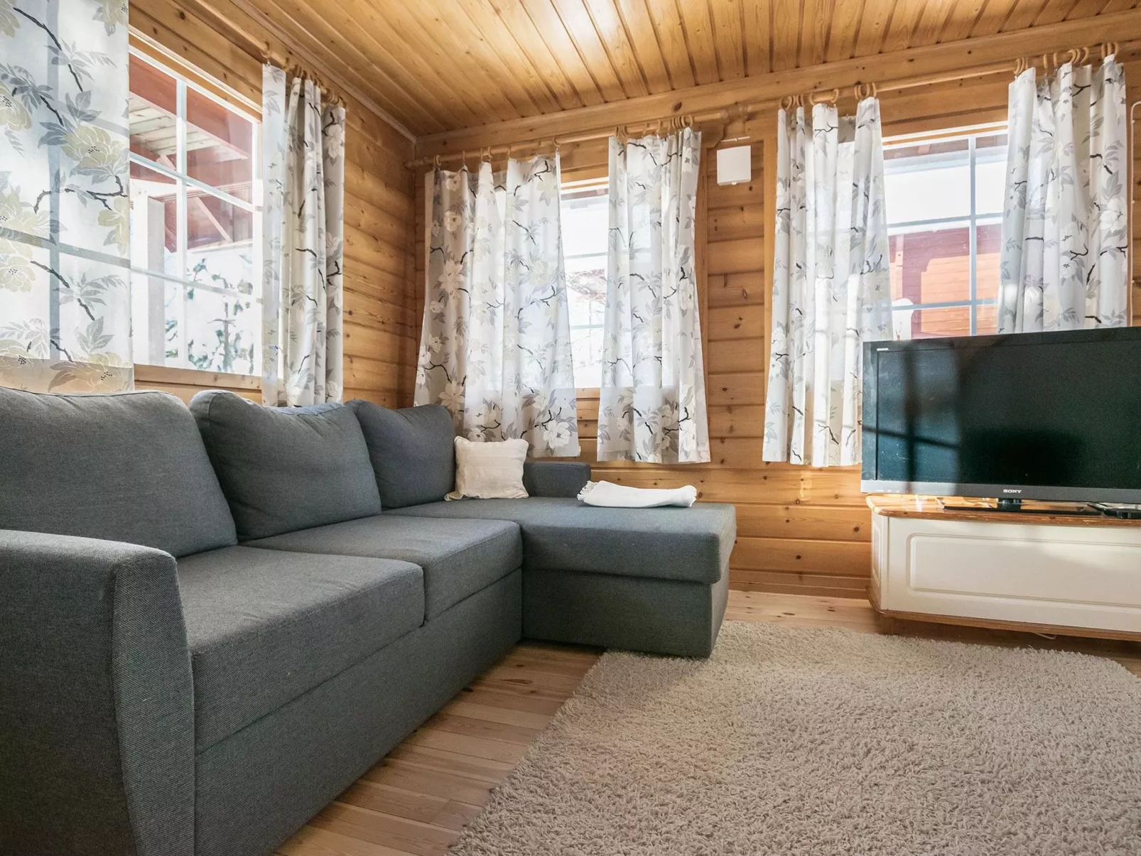 Aurinkoalppi 12a paritalon yläkerta-Dedans