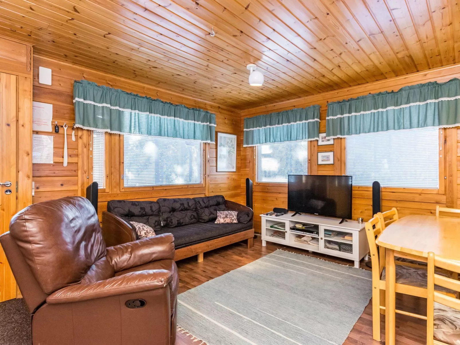 Kulma-alpit a paritalon yläk-Inside