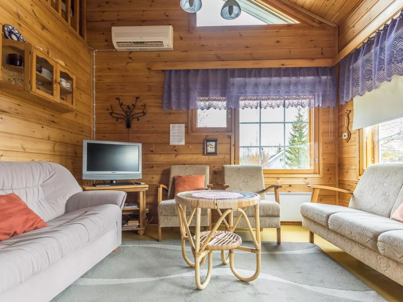 Lomaluola 5a paritalo-Dedans