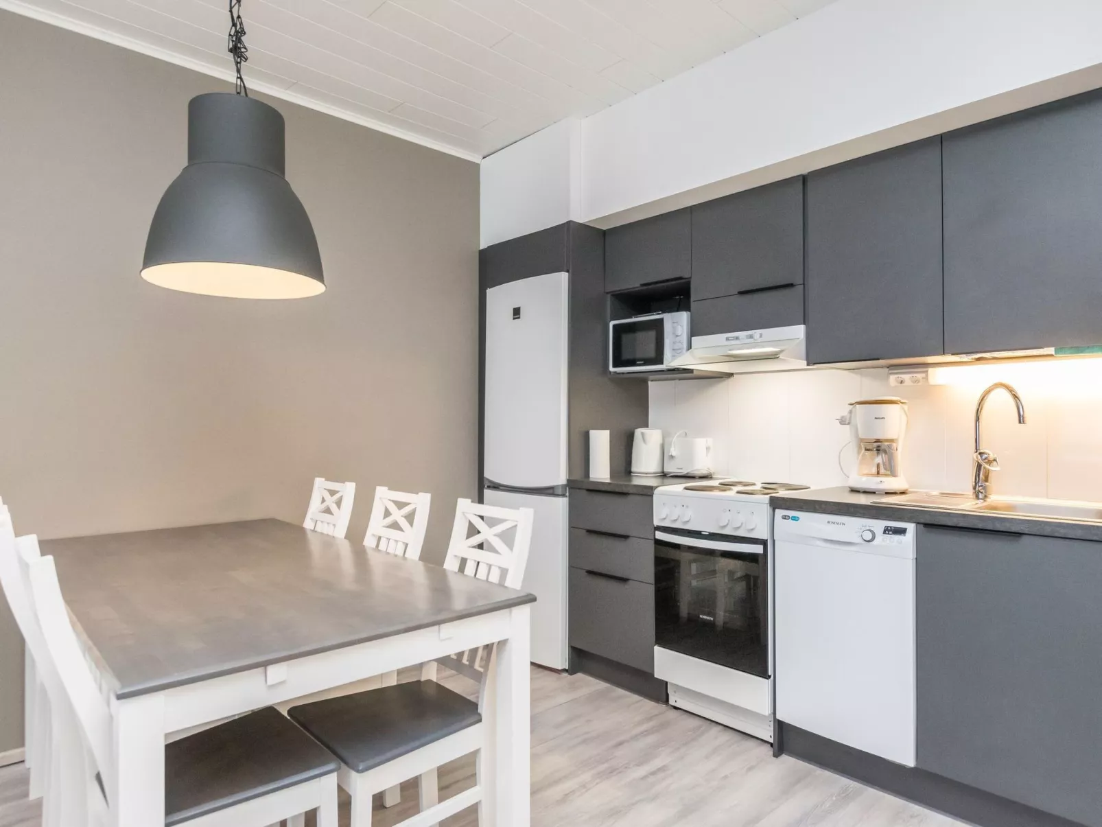 Skivillas paljakka 4. (2mh)-Dedans