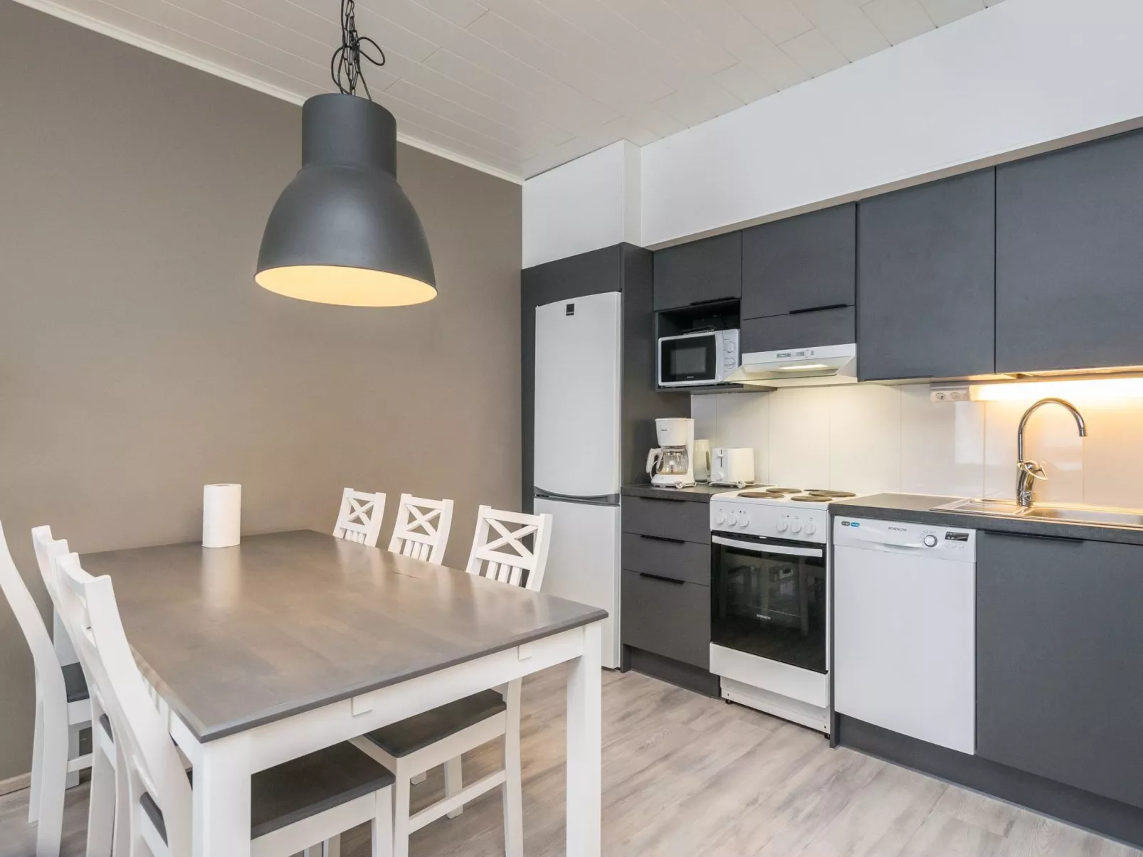 Skivillas paljakka 6. (2mh)-Dedans