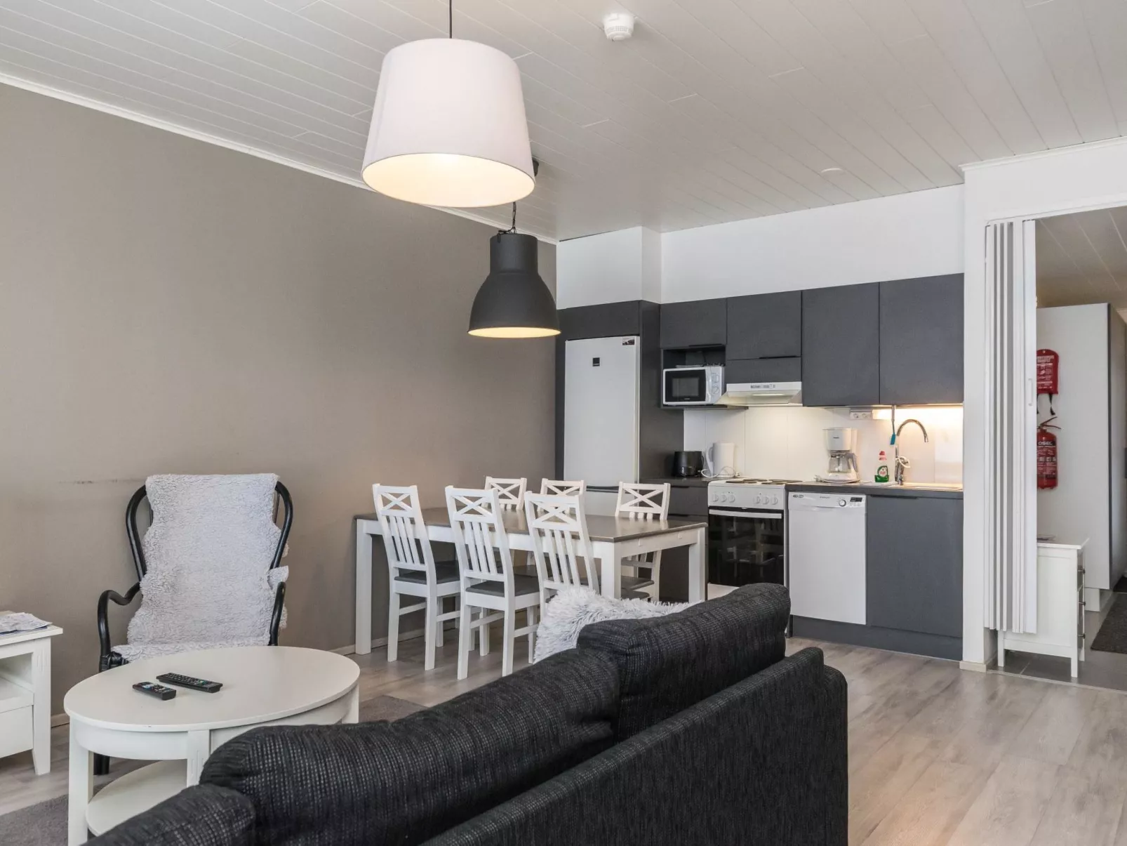 Skivillas paljakka 8. (3mh)-Dedans