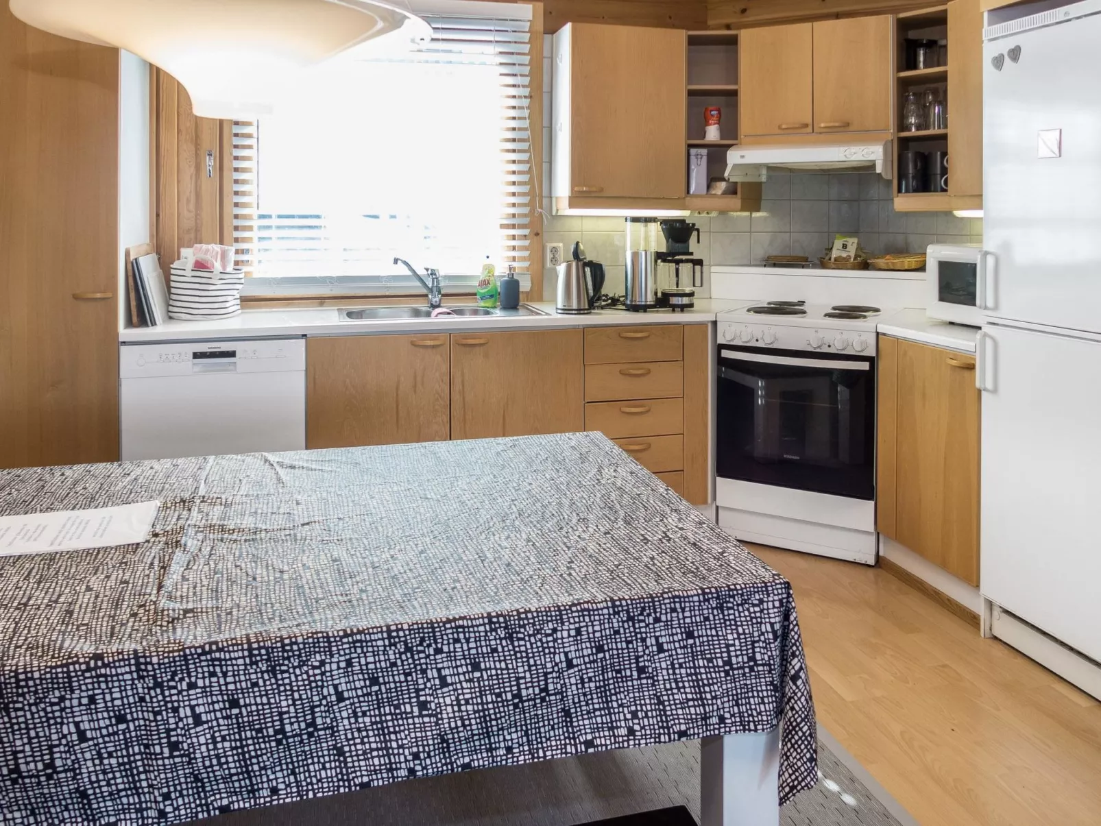 Rukan komia chalet-Drinnen