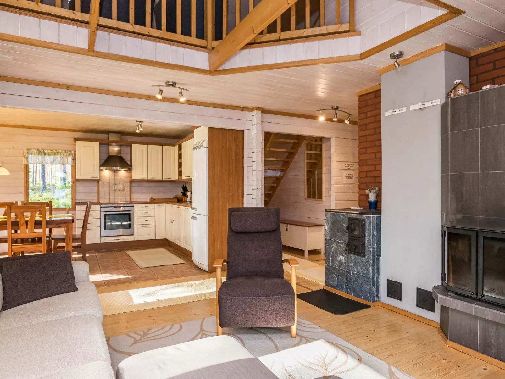 Kuvalanranta-Drinnen