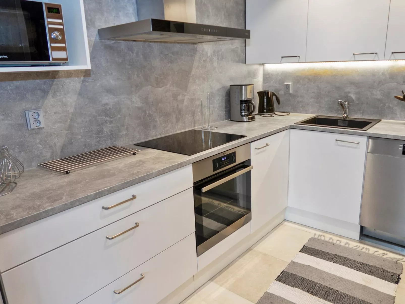 Agenttimajat 1-Dedans