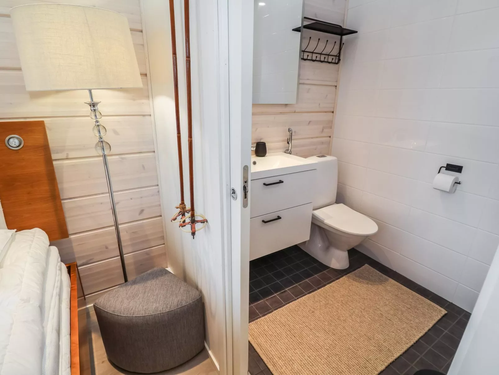 Koukkupolku 5-Drinnen