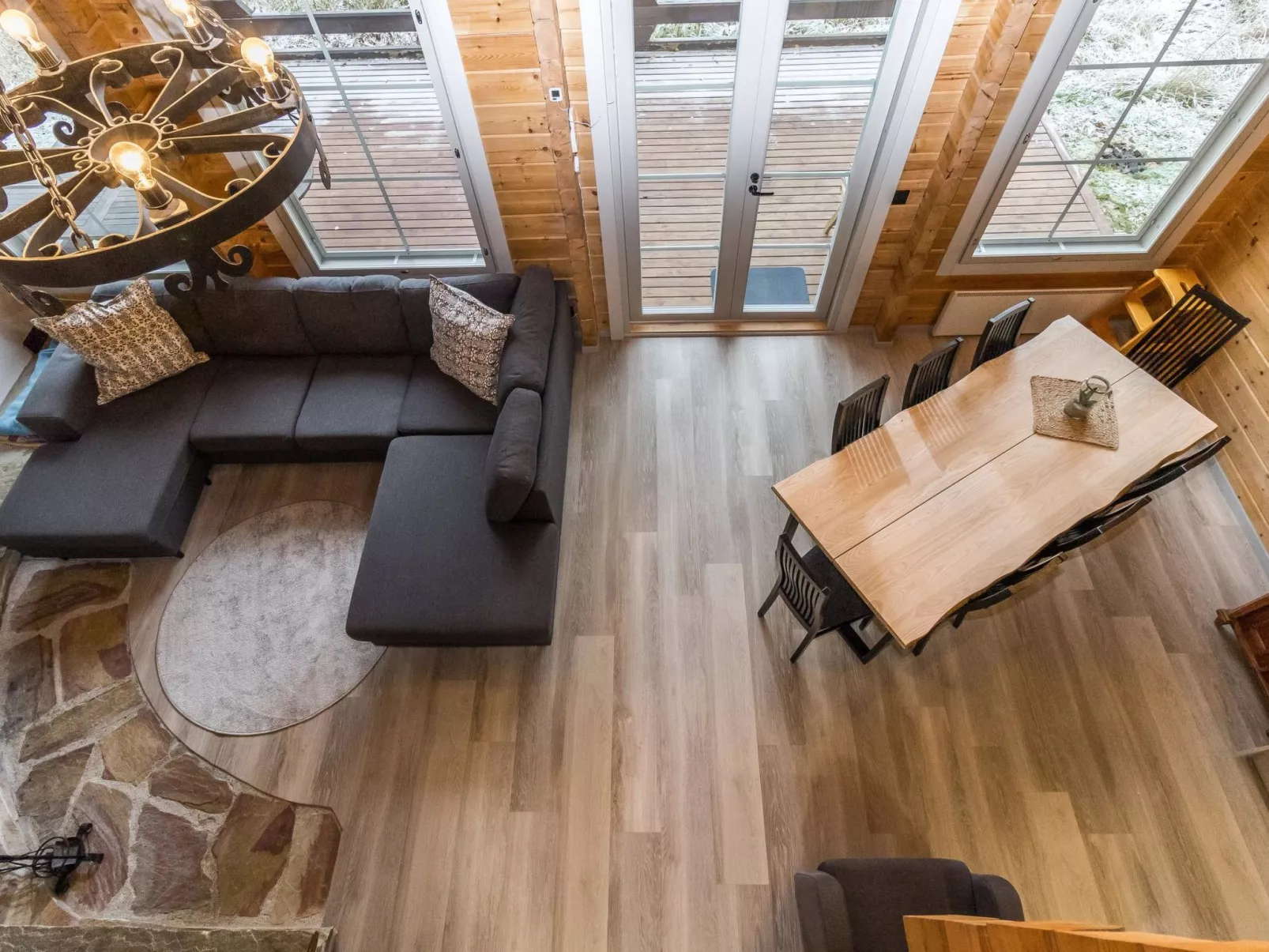 Tahkon käkikello-Dedans