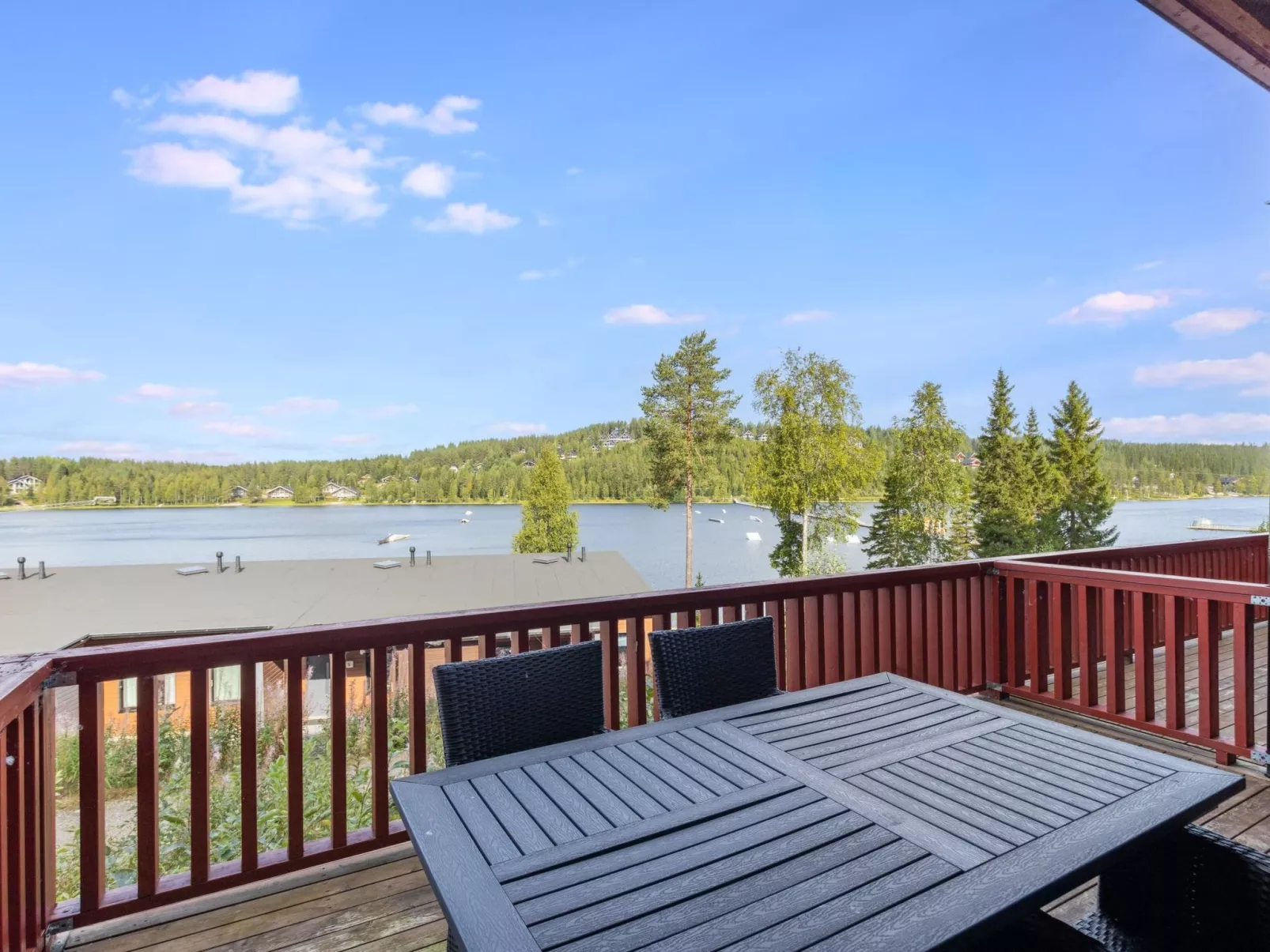 Skivillas 47 ukkohalla (a8)-Dedans