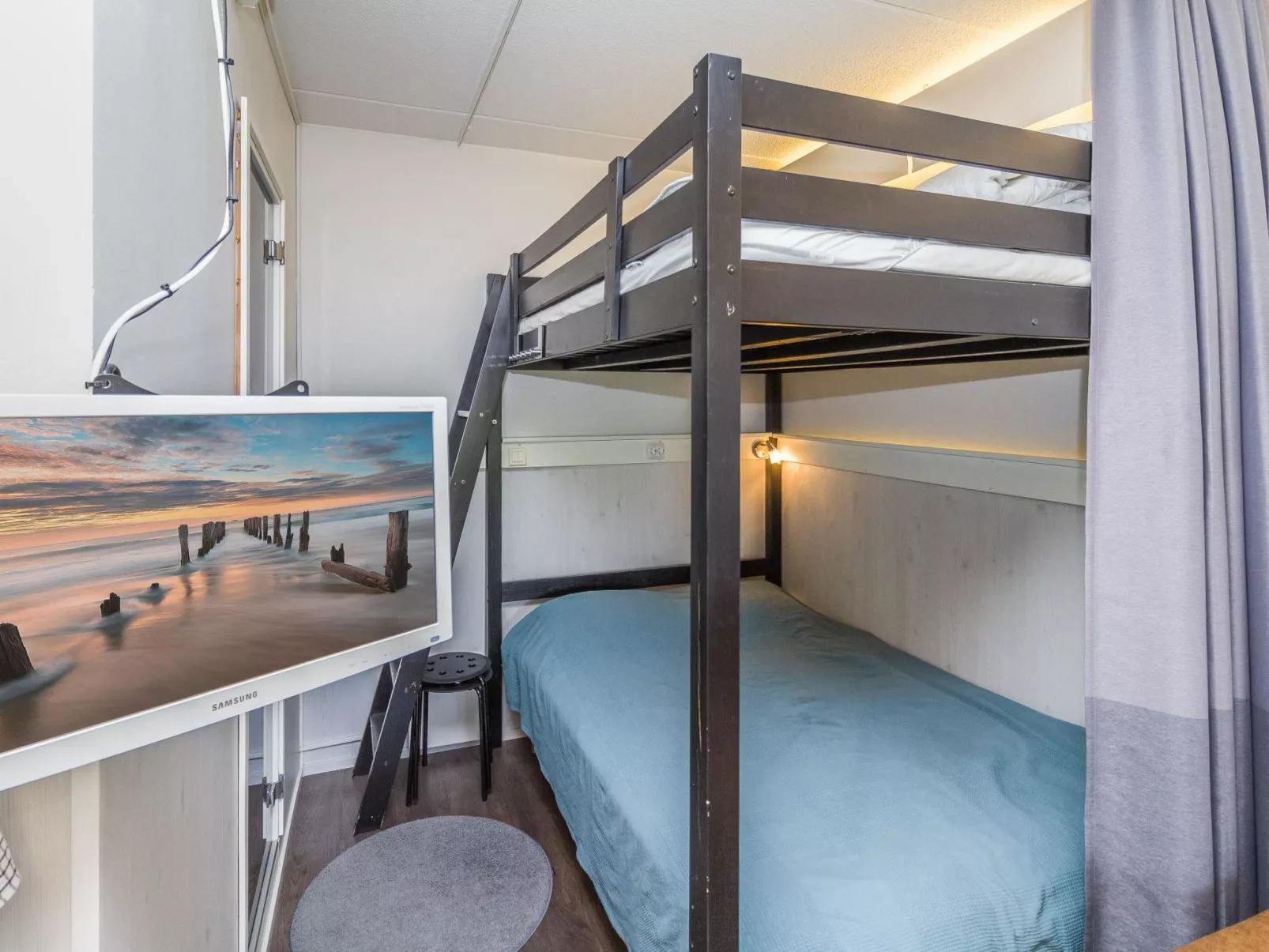 Vuosselin helmi b21-Dedans