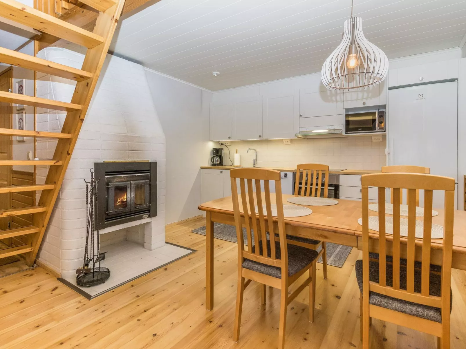 Teerenpesue f 46-Inside