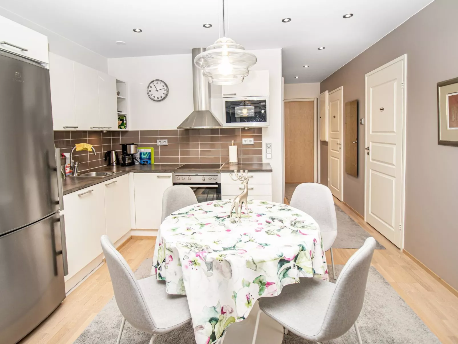 Kelotähti a 11-Inside