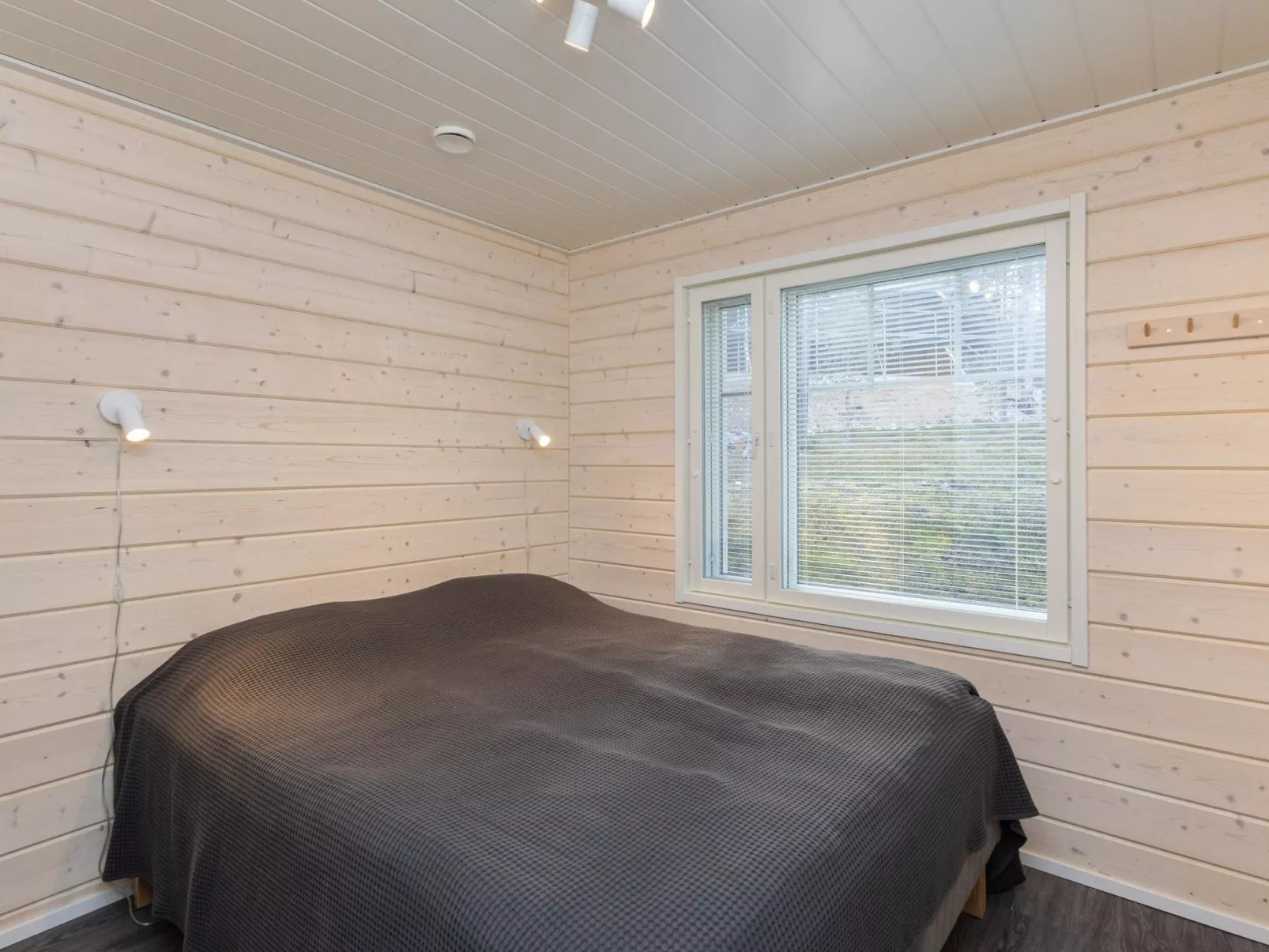 Velhotar 1 a 1-Inside