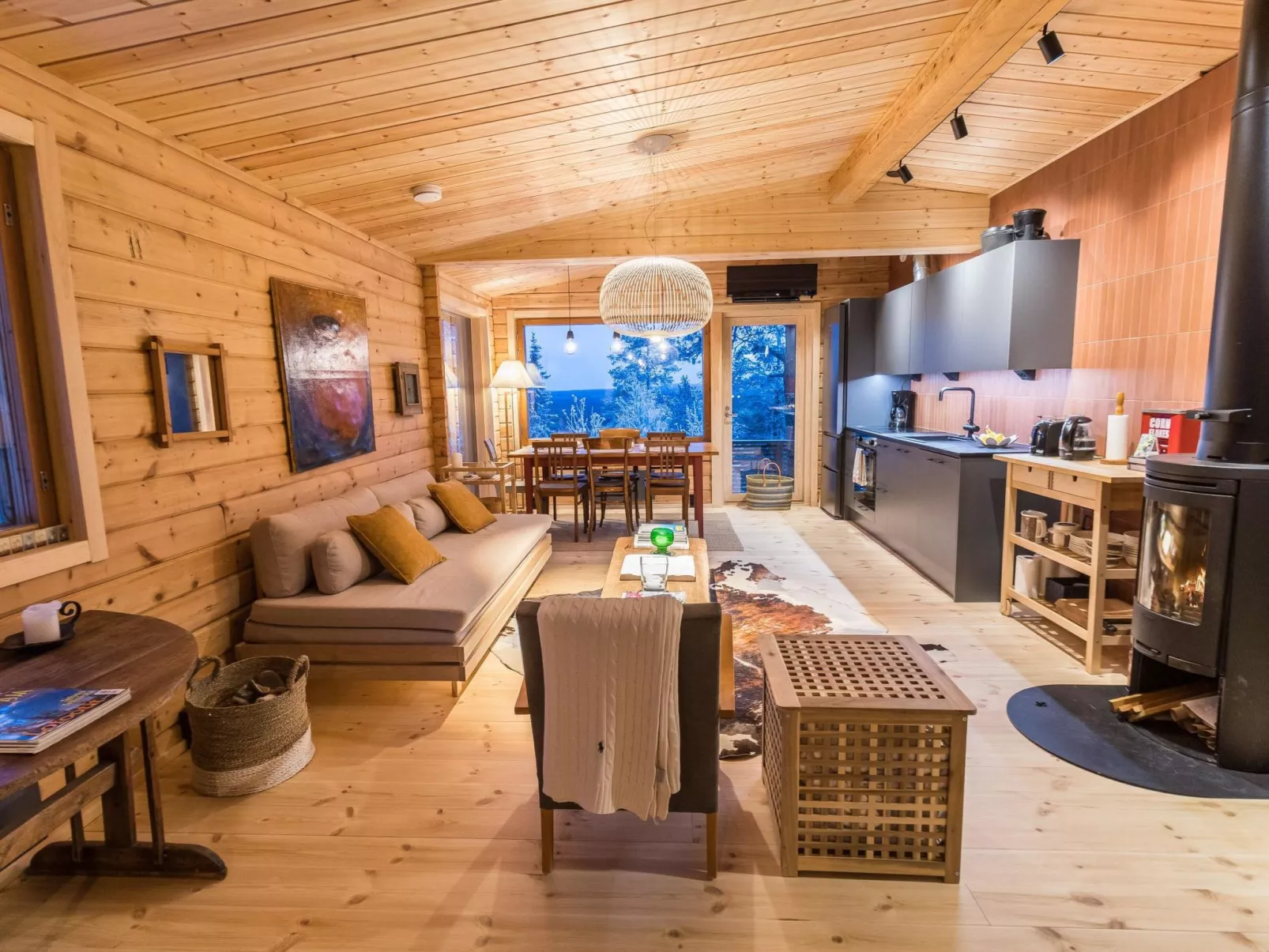 Kelokaltiokylän maja 22-Dedans