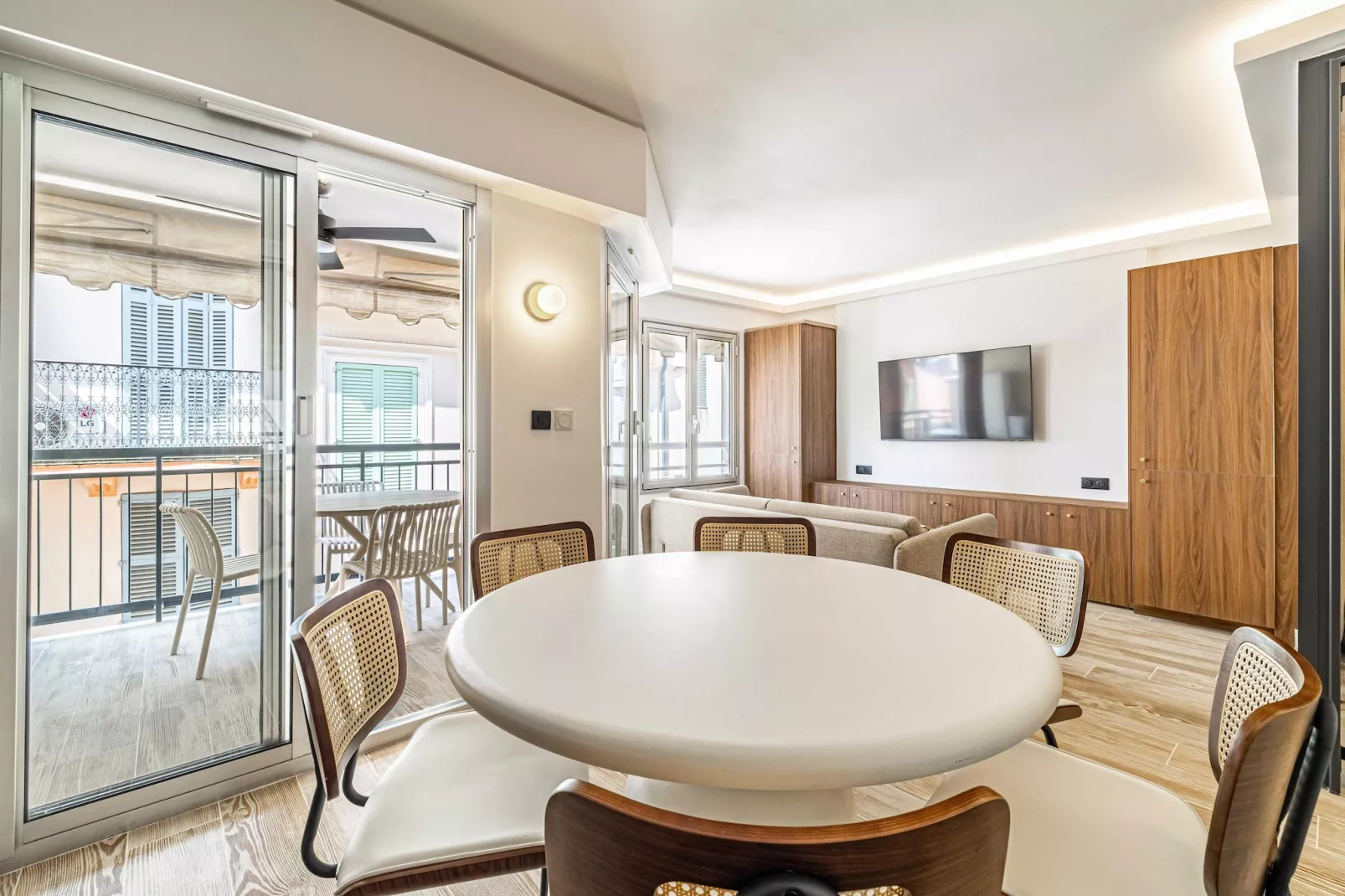 KV-10-BERGERIE-Salle à manger