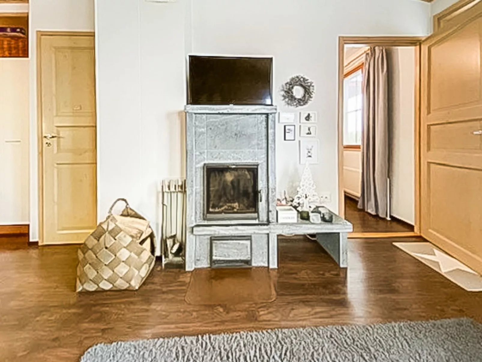 Länsirinne c 12-Dedans