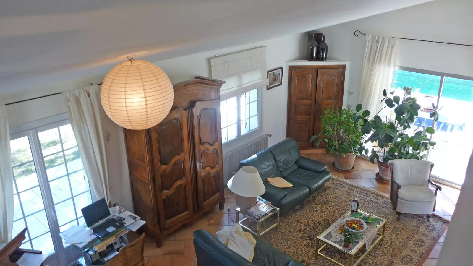 Liodrey-Living room