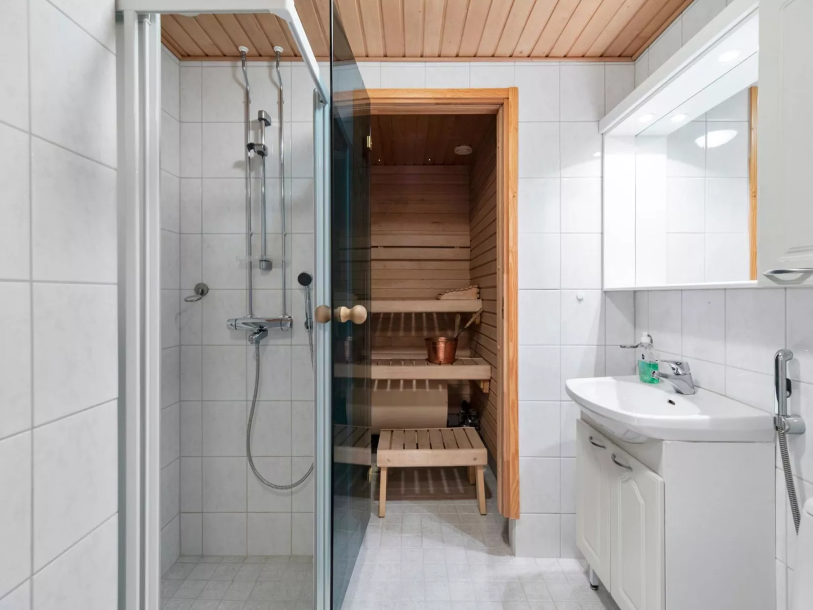 Yllästar 1 as 209 (la-la)-Drinnen