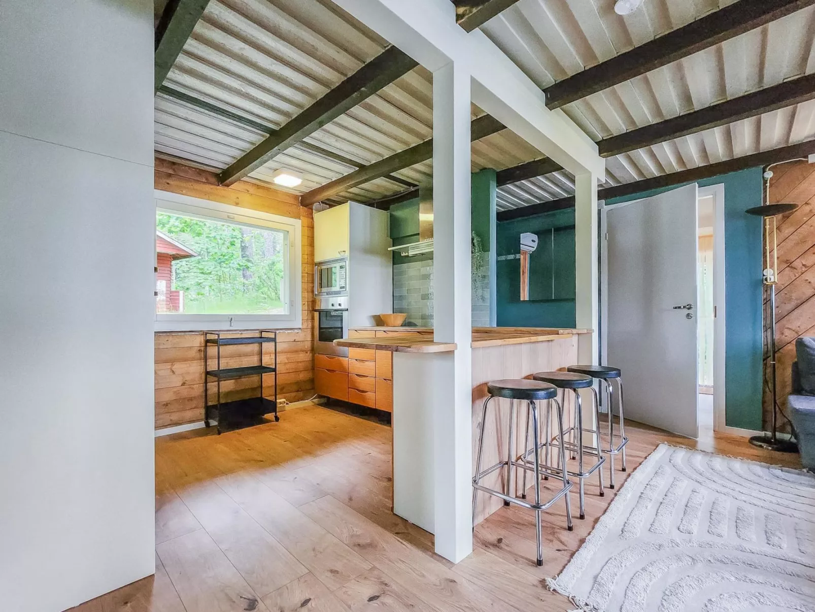 Artturin mökki-Dedans