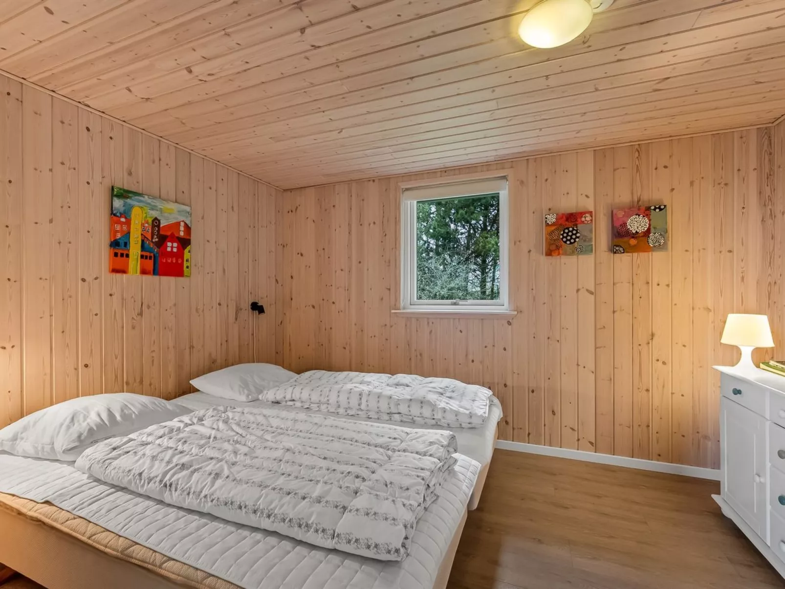 "Teija" - 600m to the fjord-Drinnen