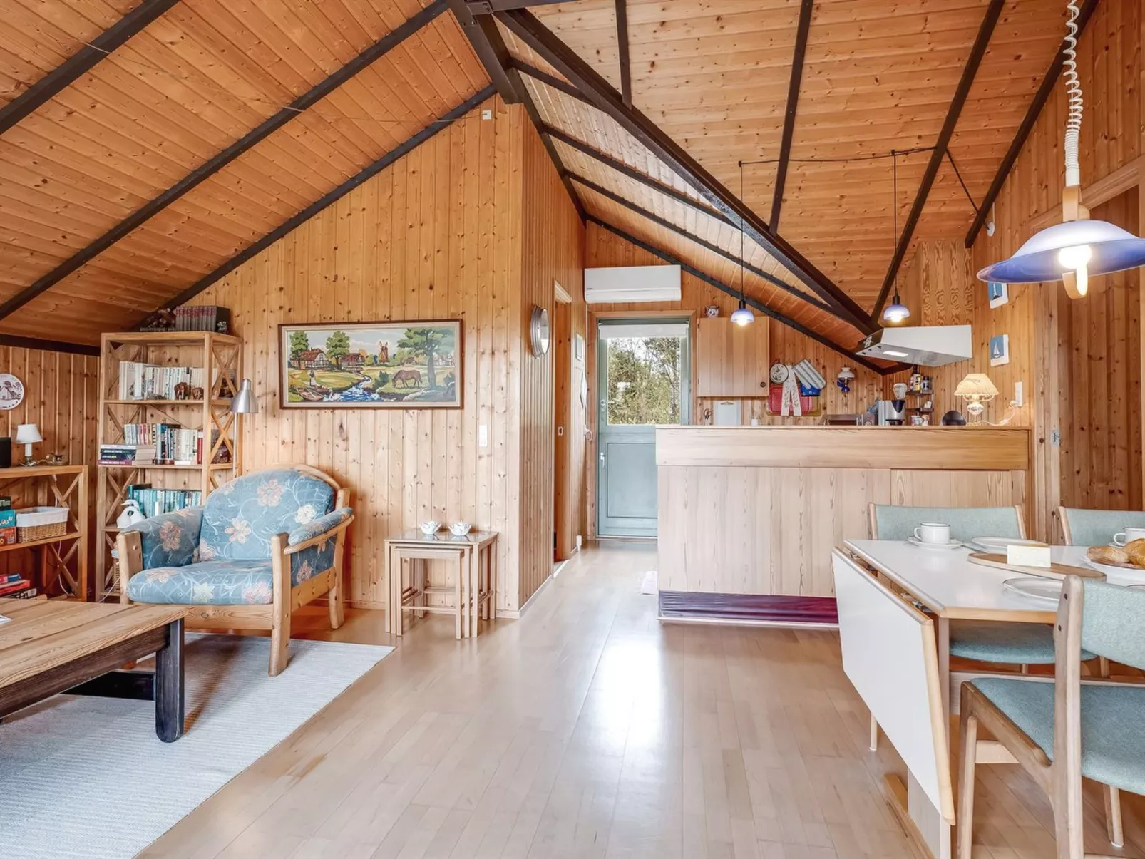 "Ovine" - 900m from the sea-Inside