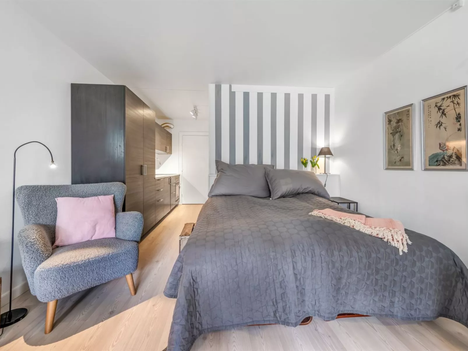 "Epiphania" - 130m from the sea-Inside