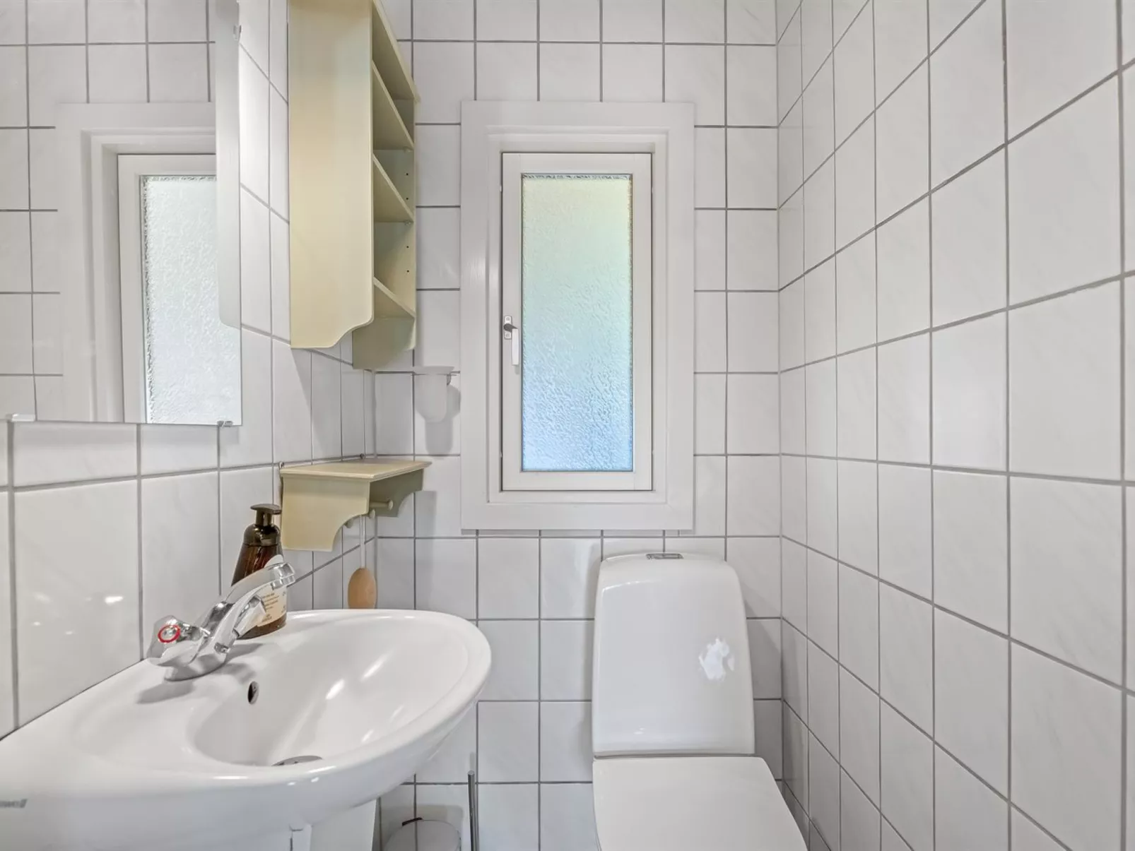 "Oona" - 700m from the sea-Inside