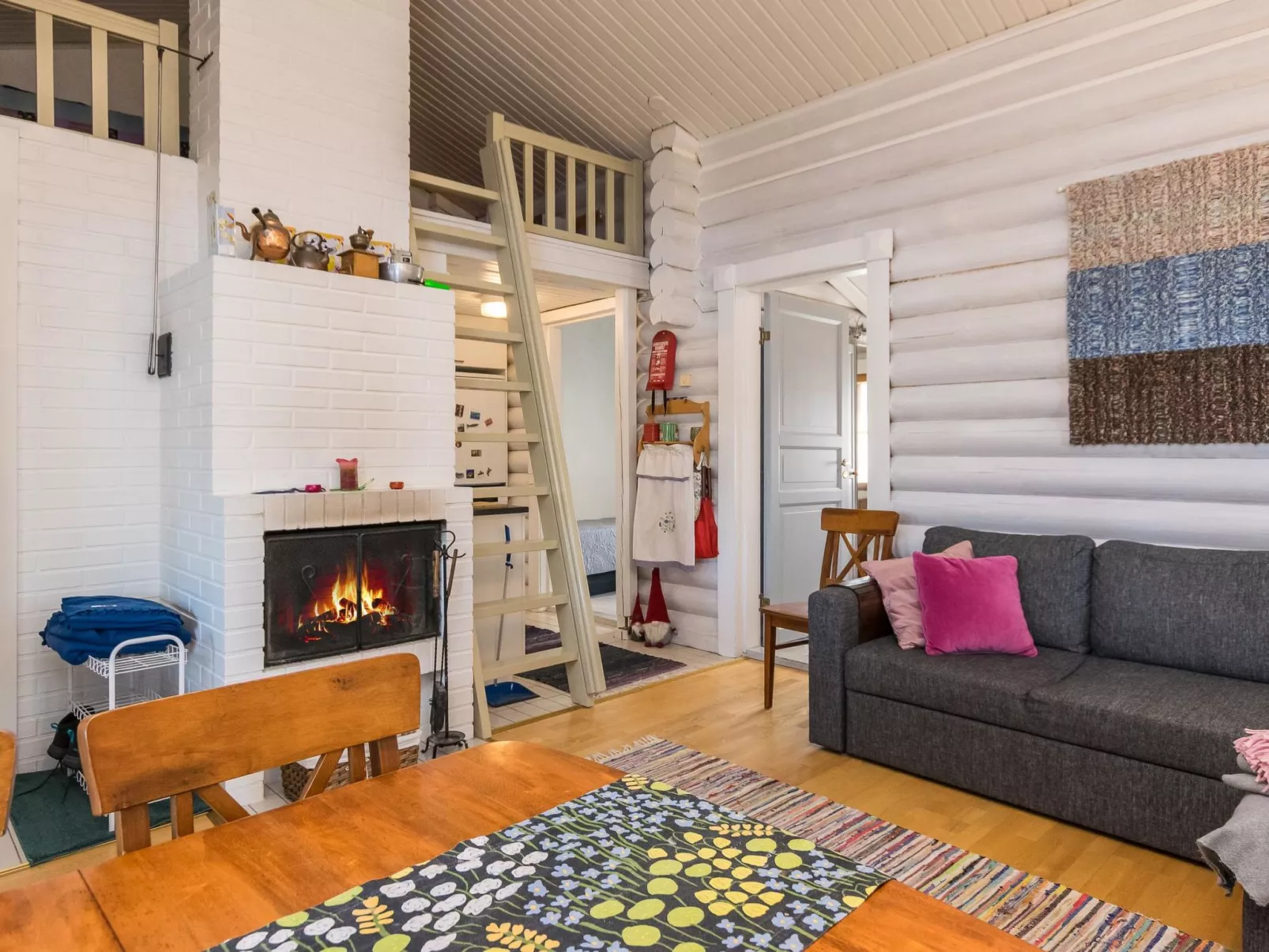 Pankkotupa 7 b-Dedans