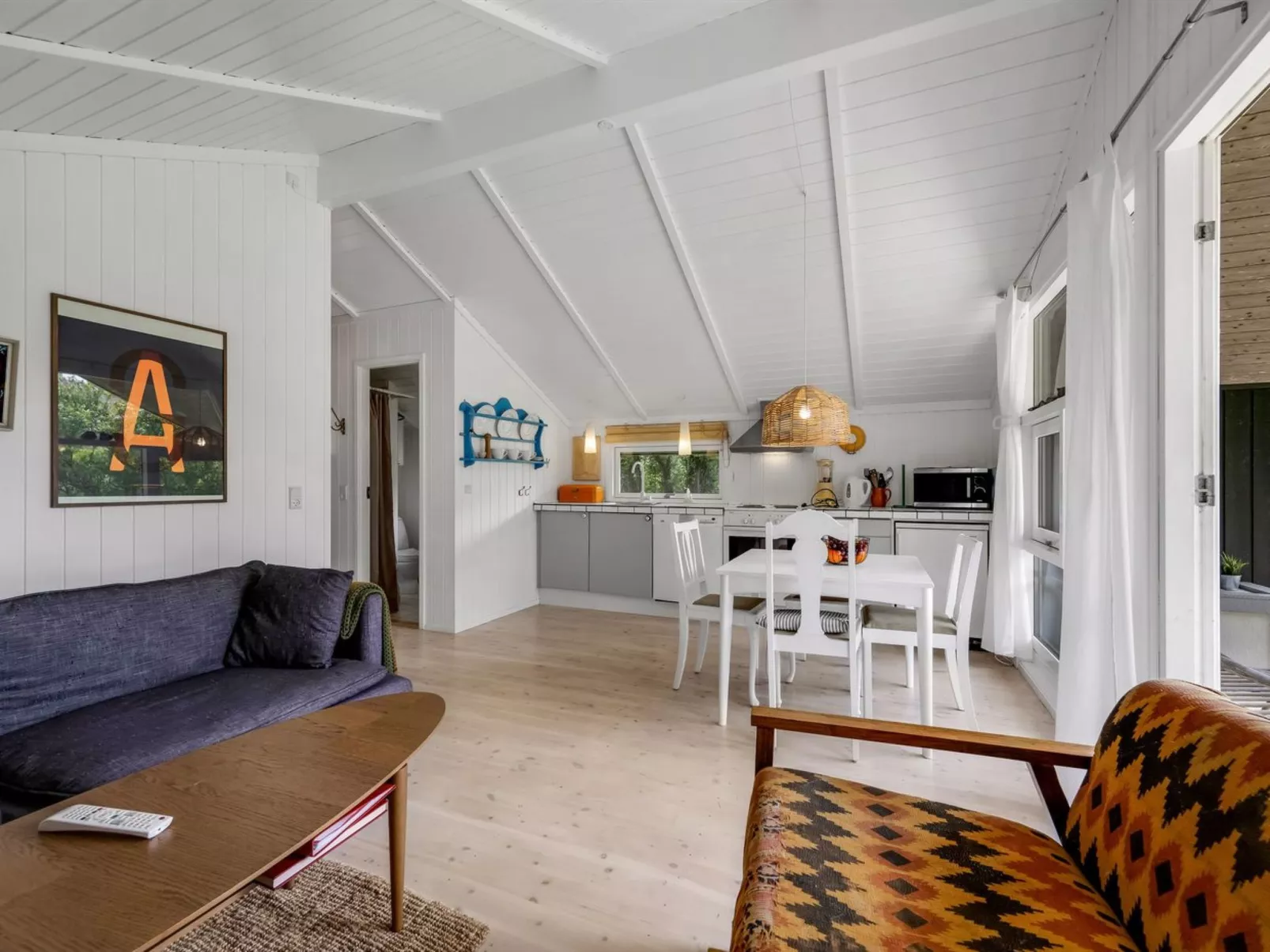 "Nnykka" - 125m from the sea-Inside