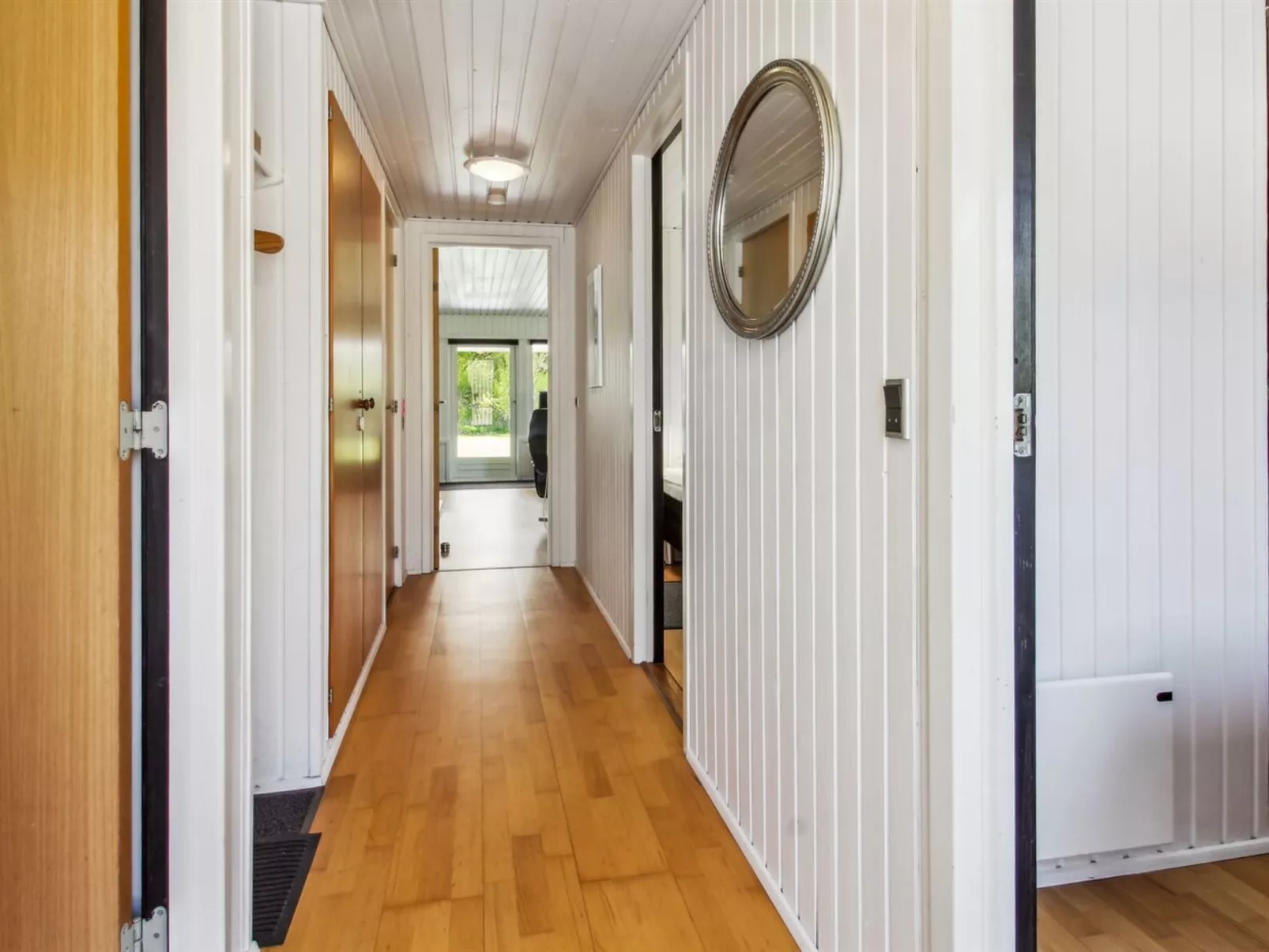 "Alia" - 30km from the sea-Drinnen