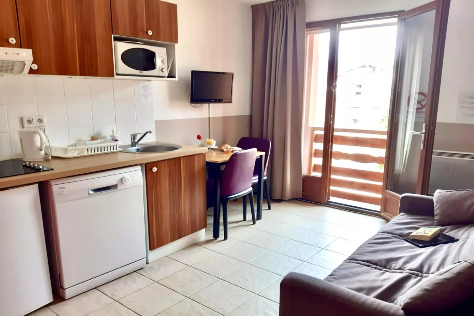 Adonis Valberg Studio-Kitchen