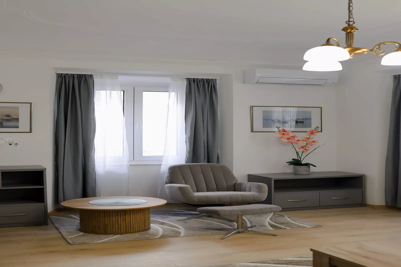 Anima Mea Old Town Apartments- Premium Apartment with Balcony-Living room