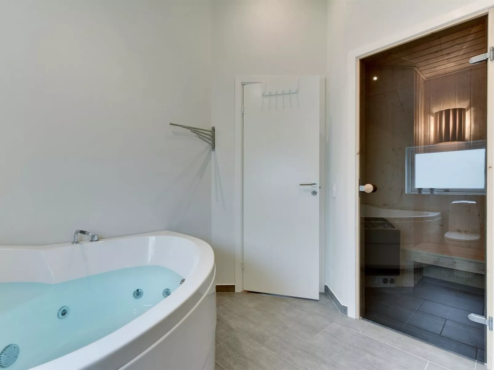 "Hwithoveth" - 1.4km from the sea-Dedans