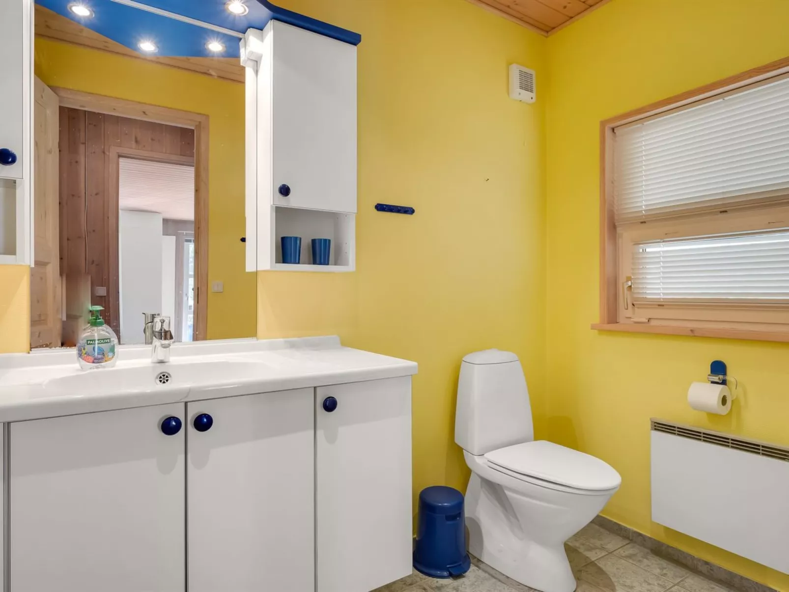 "Jeip" - 2.1km from the sea-Dedans