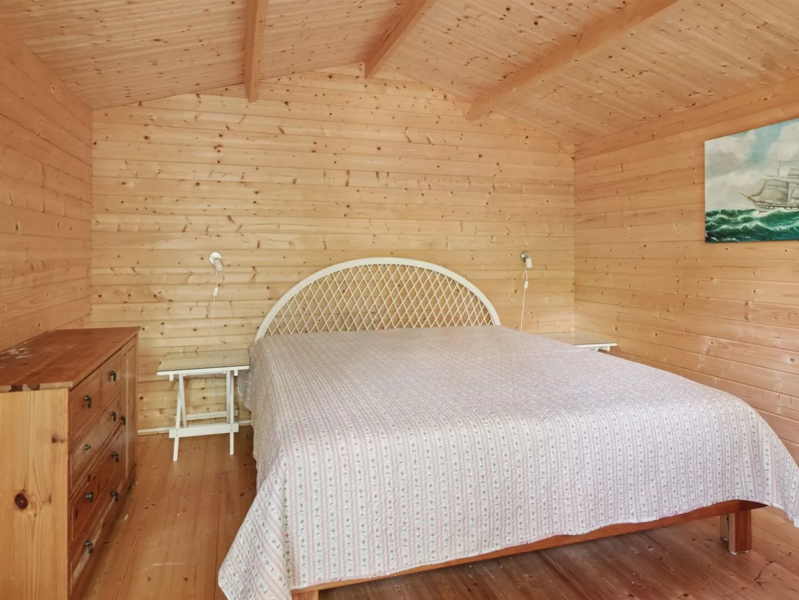 "Thrond" - 500m from the sea-Inside