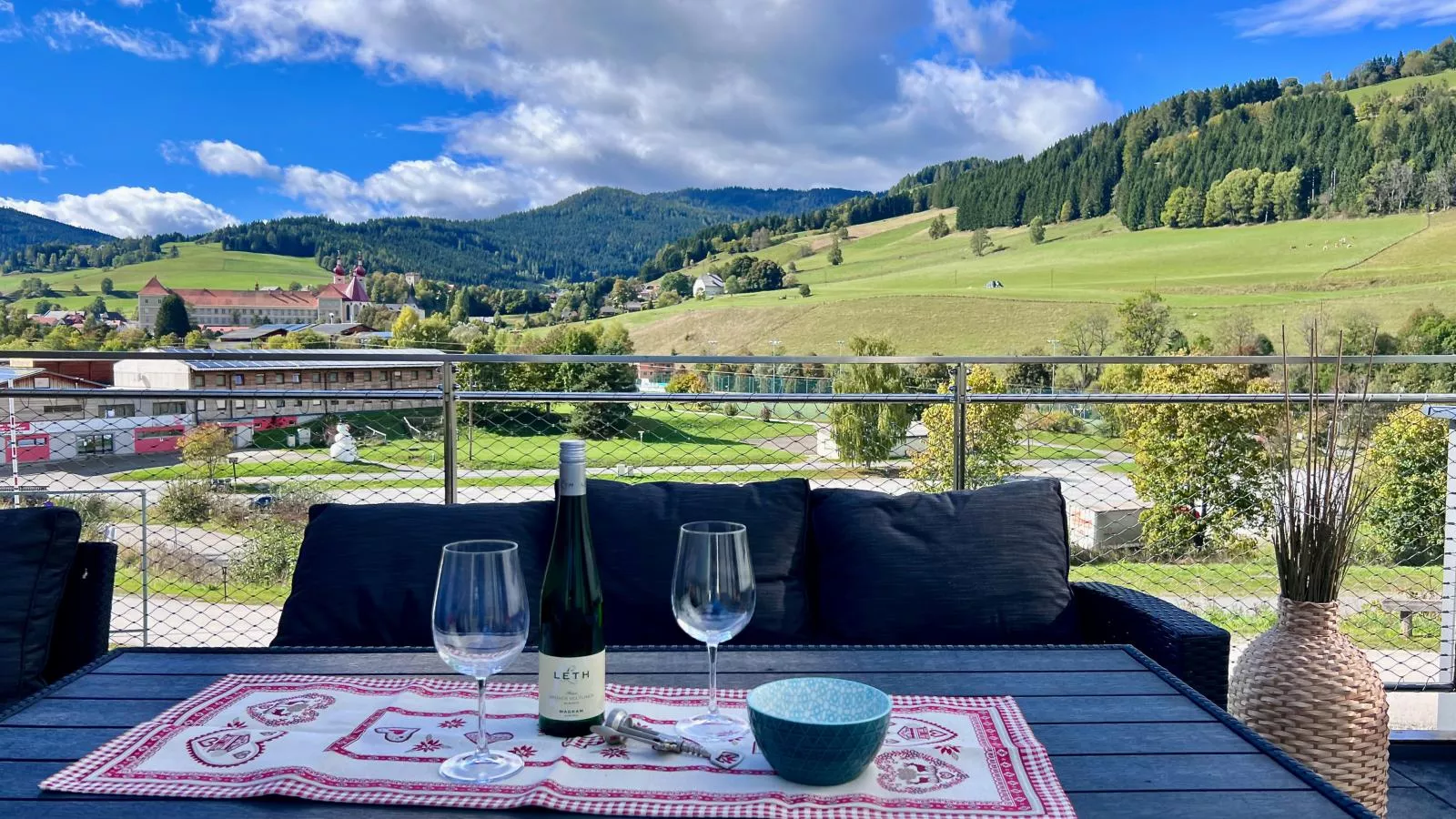 Winzerchalet-Aussicht Sommer