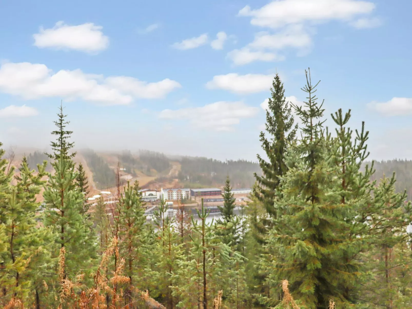 Mukalilla, paritalo sis loppusiivouksen-Dedans